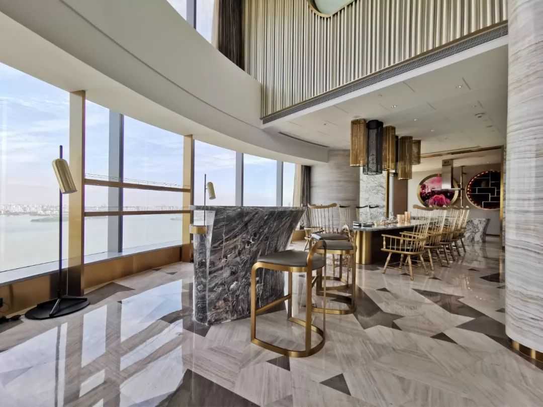 18万一个晚上的酒店什么样,1000多一晚的酒店有什么