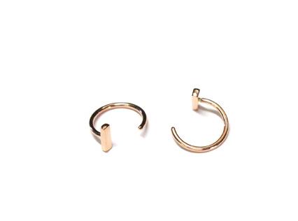 韩国百搭小黑裙的短款,韩国饰品品牌排行榜