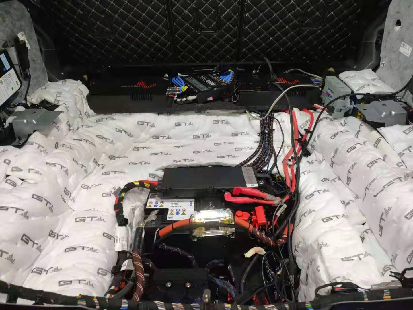 捷豹四门隔音视频,捷豹噪音大怎么改