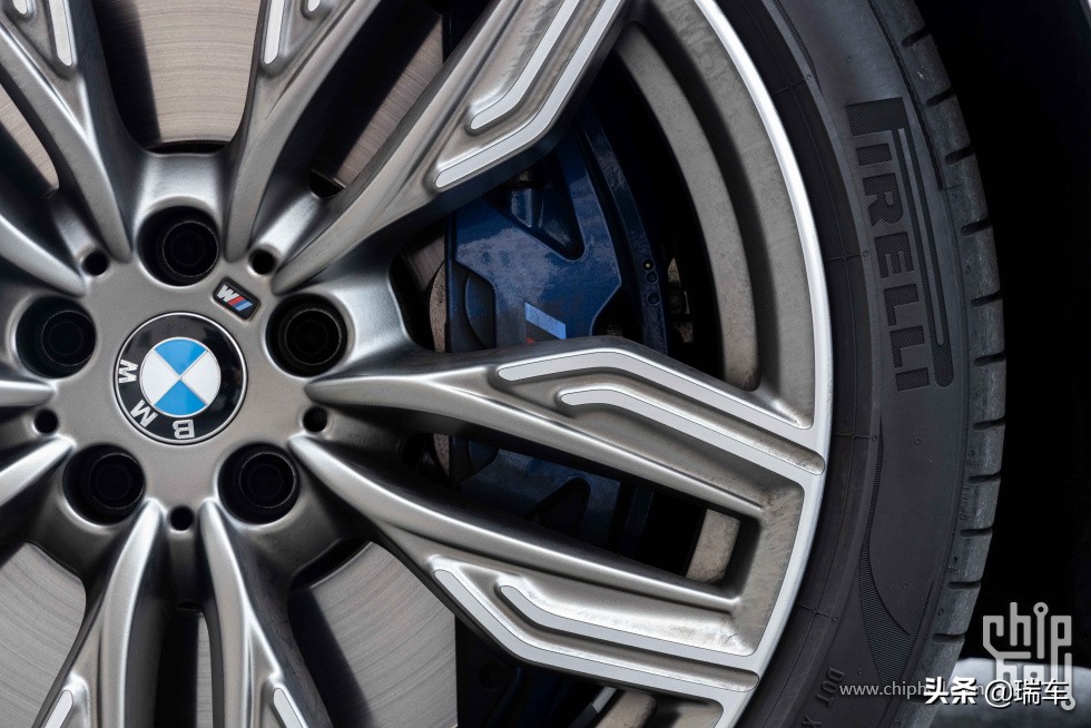 新款宝马m760liv12曜影特别版,宝马的v12