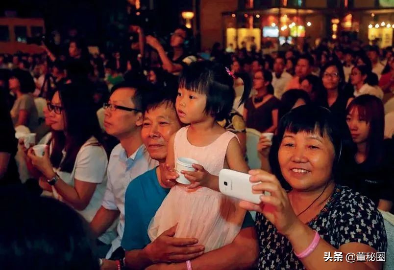 从*血卖**男孩到6000亿商业帝国，他却只想扳倒特朗普？