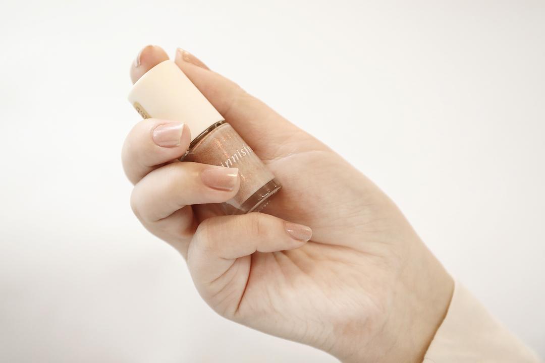 秋冬适合的指甲油颜色平价免烤,什么牌子的指甲油好用适合做美甲