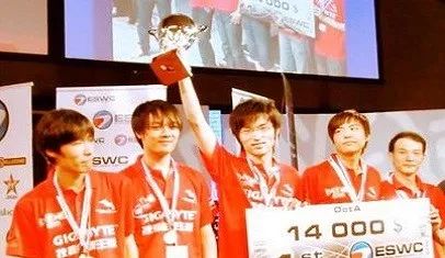 被Dota玩家说了十年的“爹妈大战”，究竟是怎样的战役