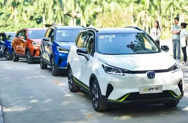 纯电动车的市场价是多少,多少钱一辆纯电动车