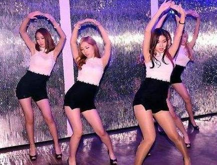 抖音十大神曲爱的魔力,抖音老版爱的魔力转圈圈