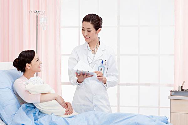 产妇刚生完孩子尿不出来,产妇生了孩子为什么排不出尿