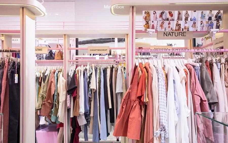 泰国便宜小众潮牌衣服,最近很火的泰国潮牌衣服