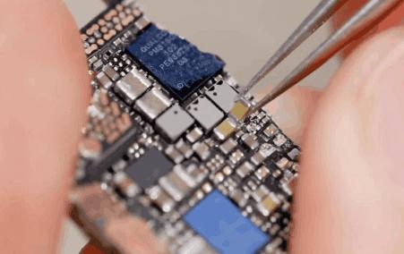 把小米铁蛋爆改成钢铁加鲁鲁的大佬，还曾把手机改造成北京城