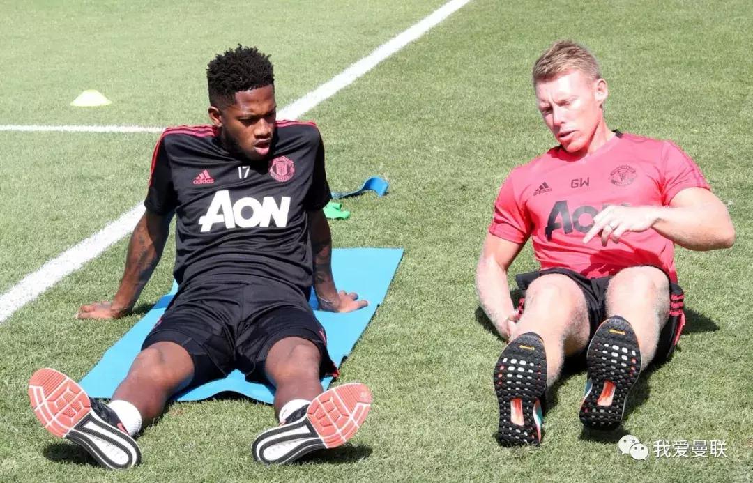 曼联教练组成员离队,曼联主帅索尔斯克亚离开俱乐部