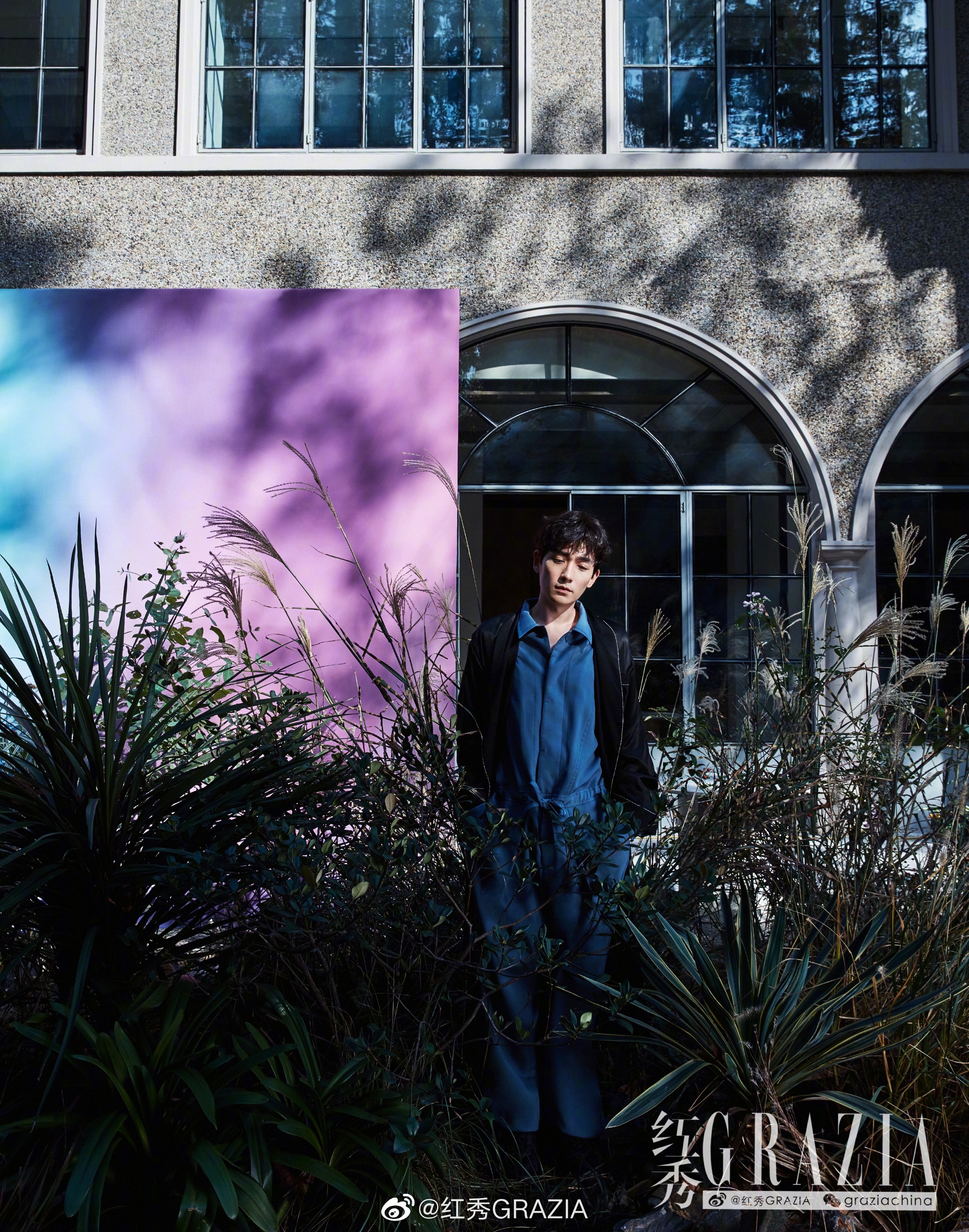 朱一龙笑容三格,朱一龙红衣绝美镜头