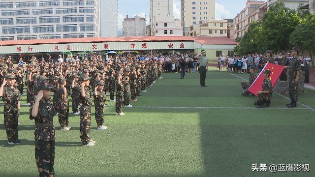 我是小小兵幼儿园军事活动,幼儿园儿歌我是小小兵活动反思