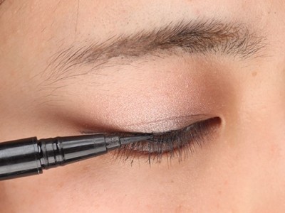 美丽的口袋：拥有AngelBaby的眼睛？如何用好液体眼线笔