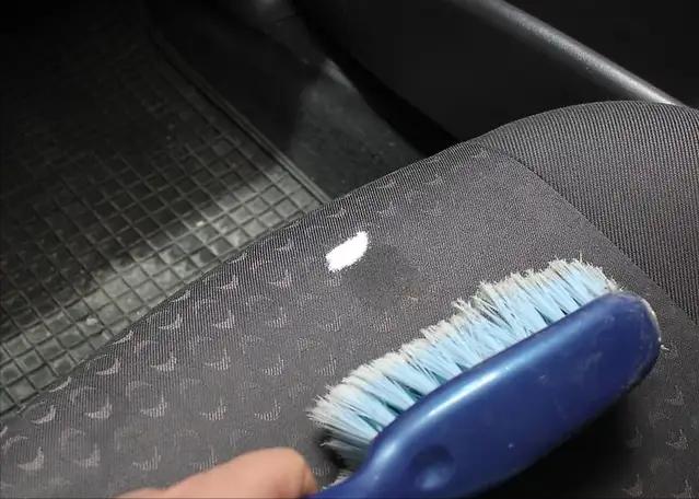如何使用小苏打清洁,小苏打可以清洗汽车内饰