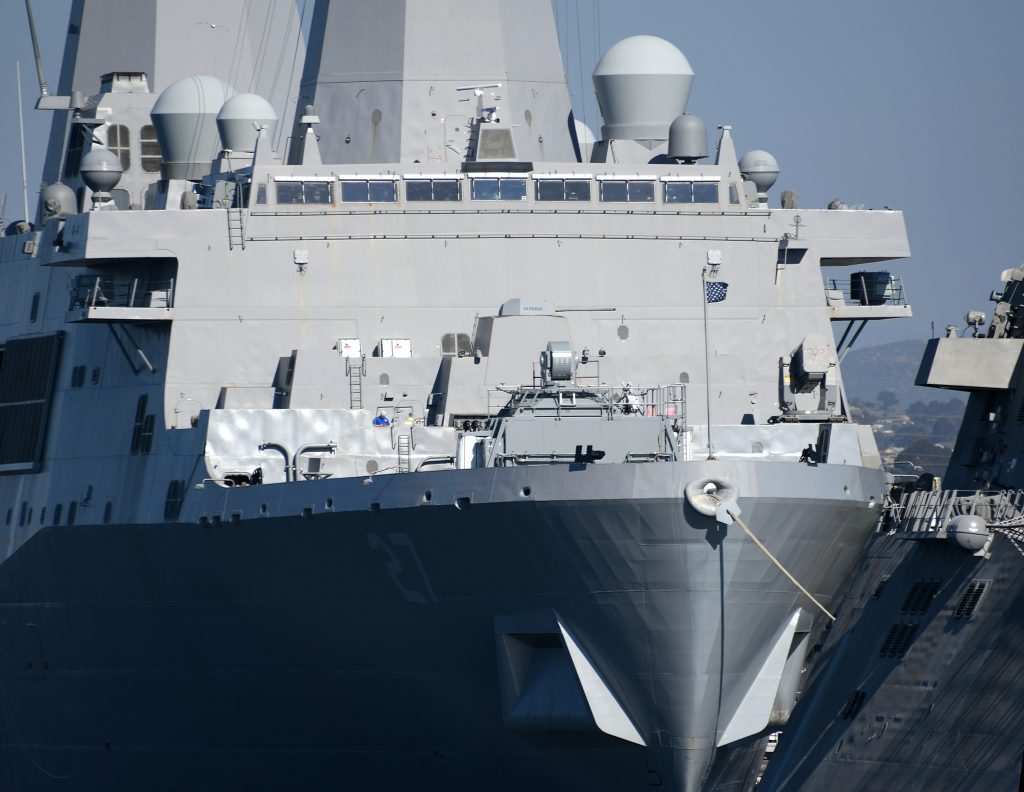 电磁炮激光炮055上有吗,055激光炮电磁炮反舰导弹