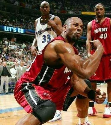 nba球衣里面为什么要穿紧身衣,nba球员球衣里穿的紧身衣叫什么