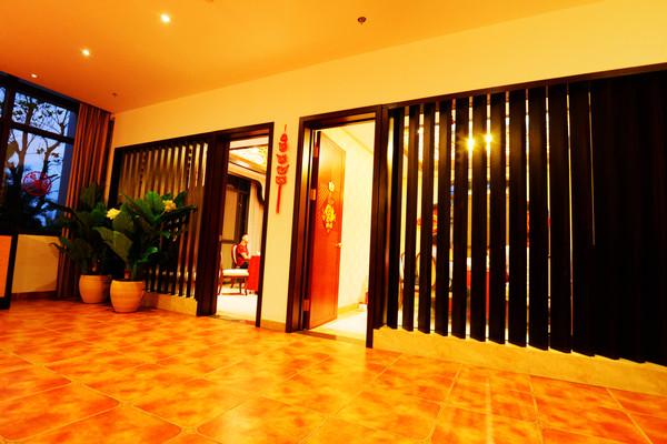 幸亏我来了再不来素材就没了,海南月亮湾的夜晚