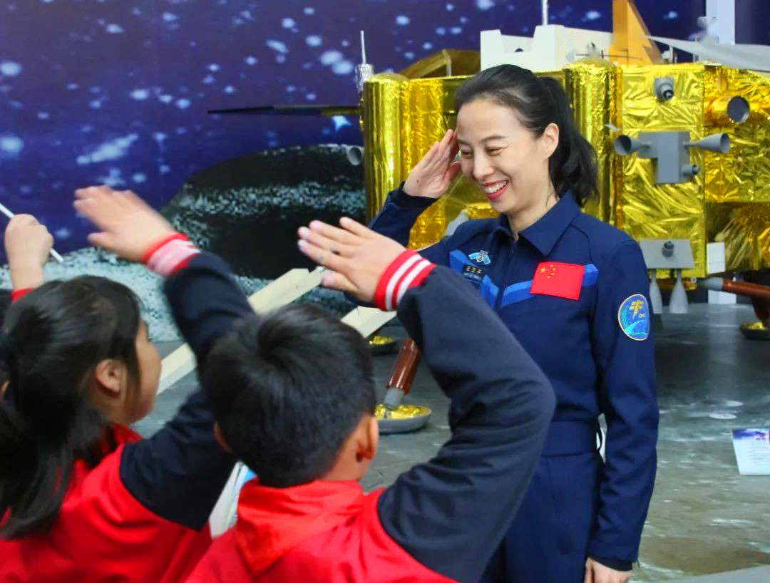 女航天员选拔必须已育吗,女航天员选拔视频