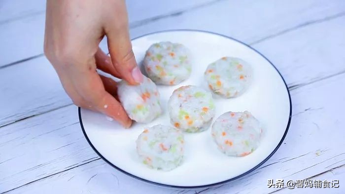 宝宝挑食不吃辅食就吃奶粉,挑食不长肉宝宝辅食