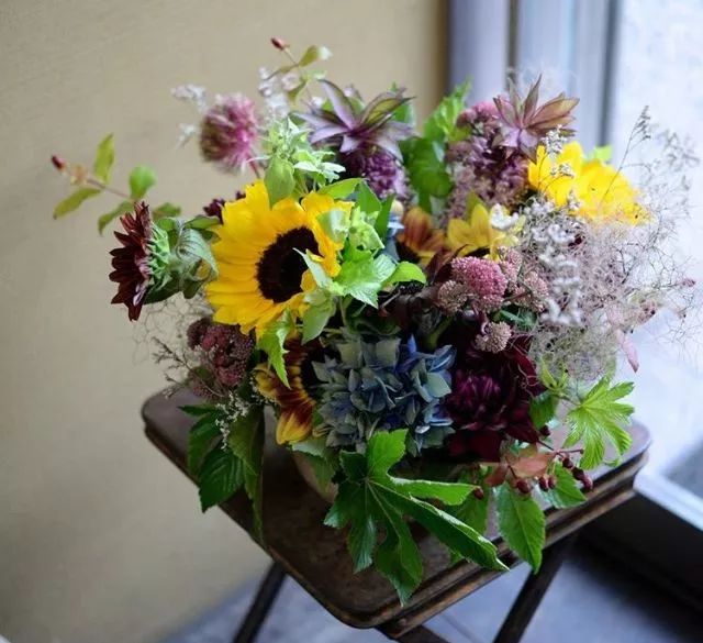 日式花艺作品,日本花店装修风格效果图