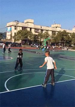 搞笑gif趣图你喜欢女神还是女汉子,搞笑gif趣图妹子健身辛苦吗