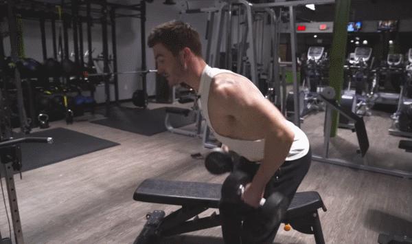 杰夫哑铃背肌训练的最佳动作,用哑铃练什么动作练胸肌背肌手臂