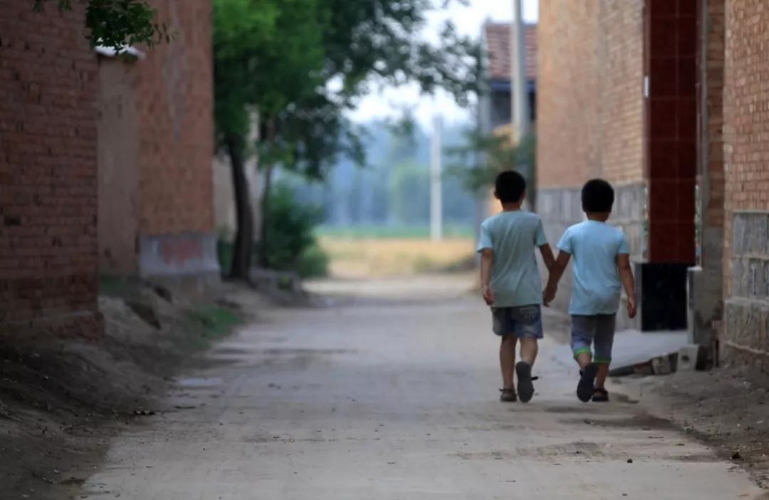 故事：继父疼我爱我二十年，我却连“爸爸”也没叫一声，实在太愧疚了