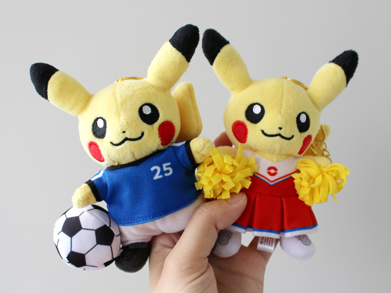 精灵宝可梦皮卡丘玩球,精灵宝可梦皮卡丘进精灵球