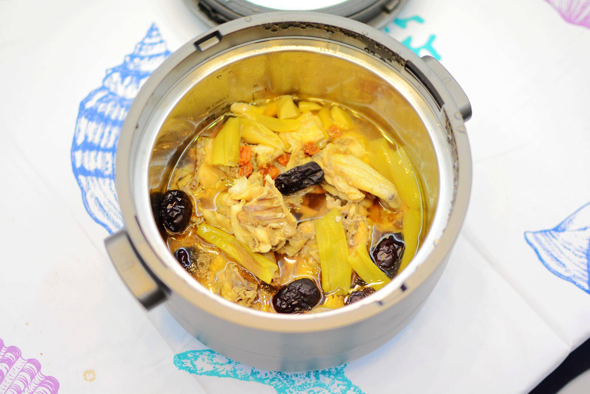 不加一滴水电饭煲做肉,不加一滴水的电饭煲鸡汤