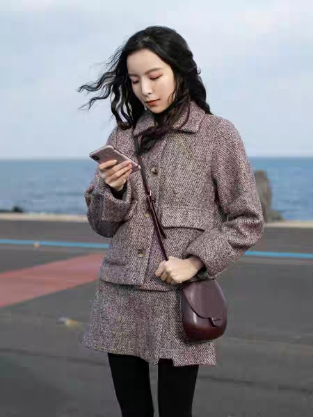 毛呢香风短款外套女秋冬最新款,中款毛呢外套穿搭短款