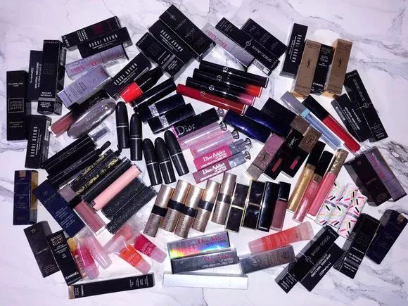 黄皮适合奶茶色还是豆沙色口红,大牌口红黑黄皮必入ysl唇釉