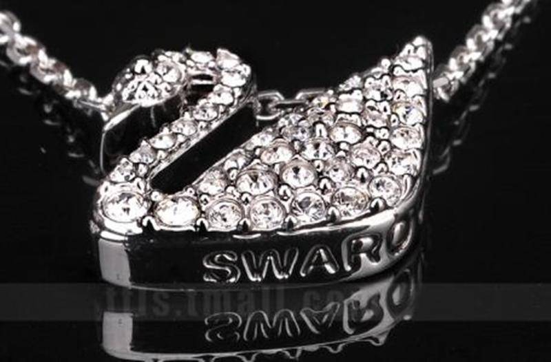 一边卖钻戒一边卖*火军**，这世界名企为何“不务正业”？看完你就懂