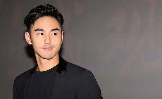 男生如何选择自己合适的发型穿搭,12-15岁学生适合的发型短发男生