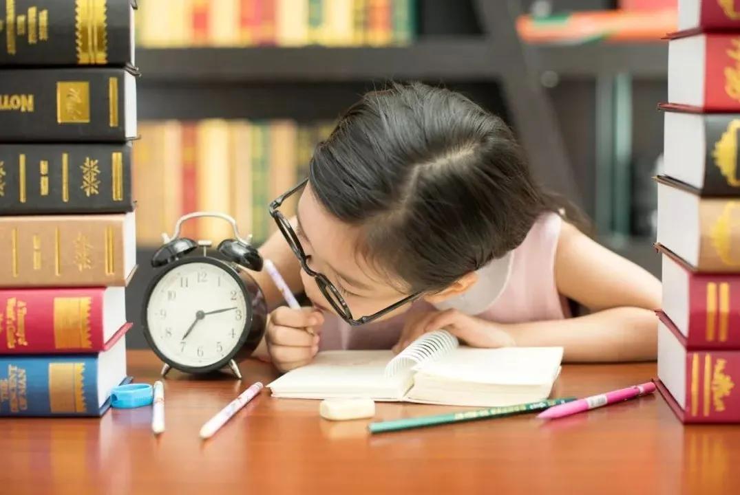 暑假弯道超车逆袭安排计划表,暑期计划表该怎么做