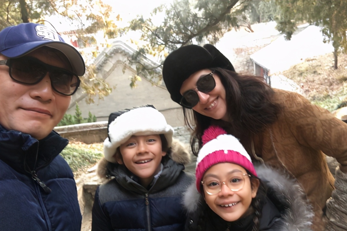 刘烨女儿霓娜近照曝光,刘烨女儿霓娜现在好漂亮