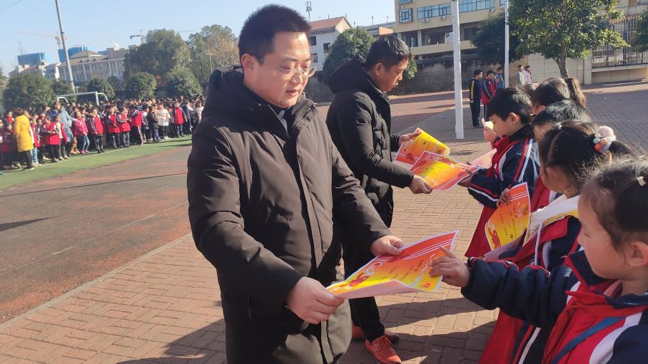 小学足球联赛拉开帷幕,五福路小学运动会