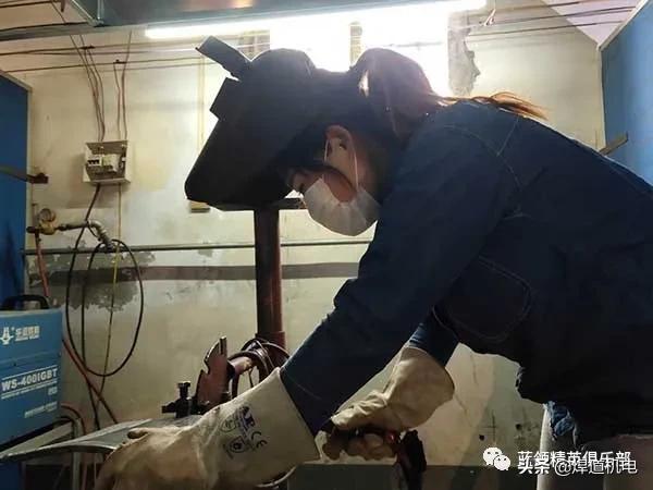 女生学的焊工,焊工好学吗女人学焊工好学吗