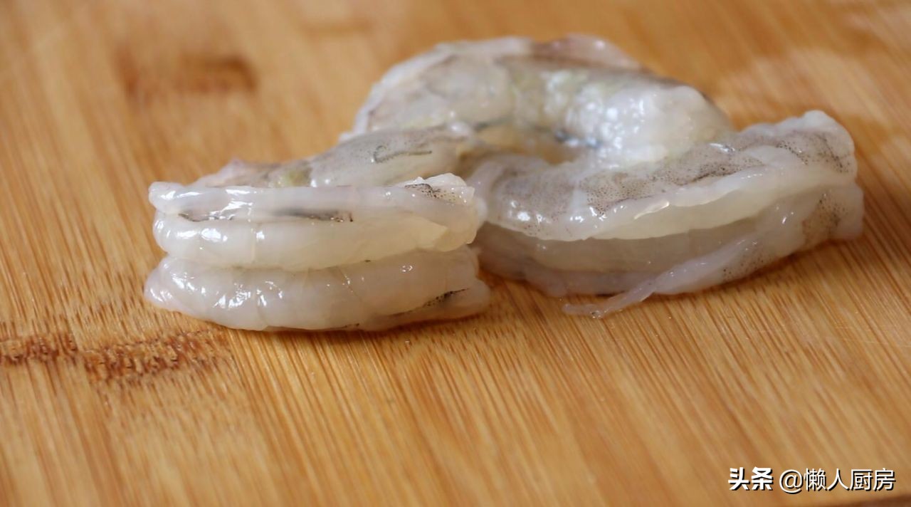 怎么把大虾炒外酥里嫩,如何做虾好吃又简单油焖大虾