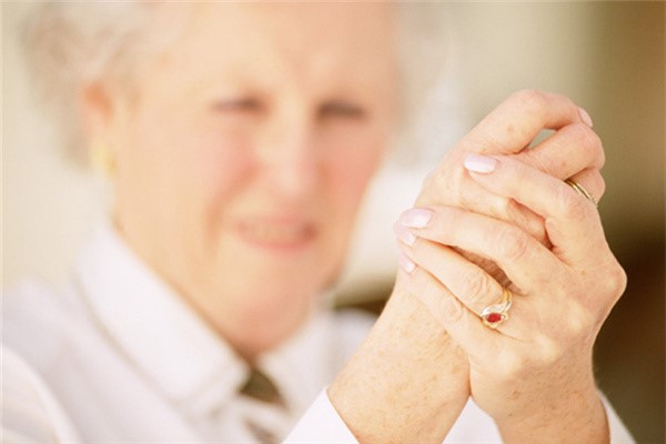 风湿病引起的发热应注意什么,风湿感冒发热小妙招