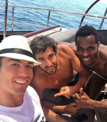 C罗最好朋友何塞的妻子去世，仅34岁，球星发文“永远不会忘记”