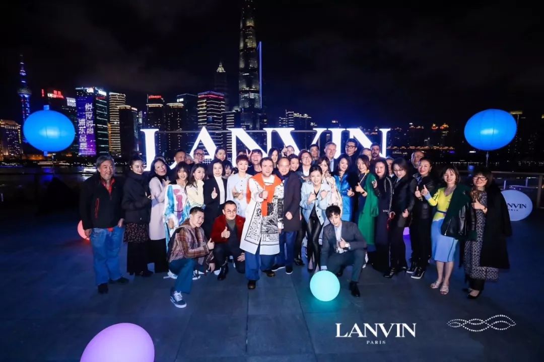 国际超模刘雯何穗,何穗刘雯谁的出场费高