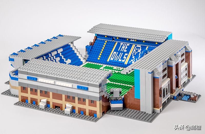 乐高曼联老特拉福德足球场,用积木拼足球球场
