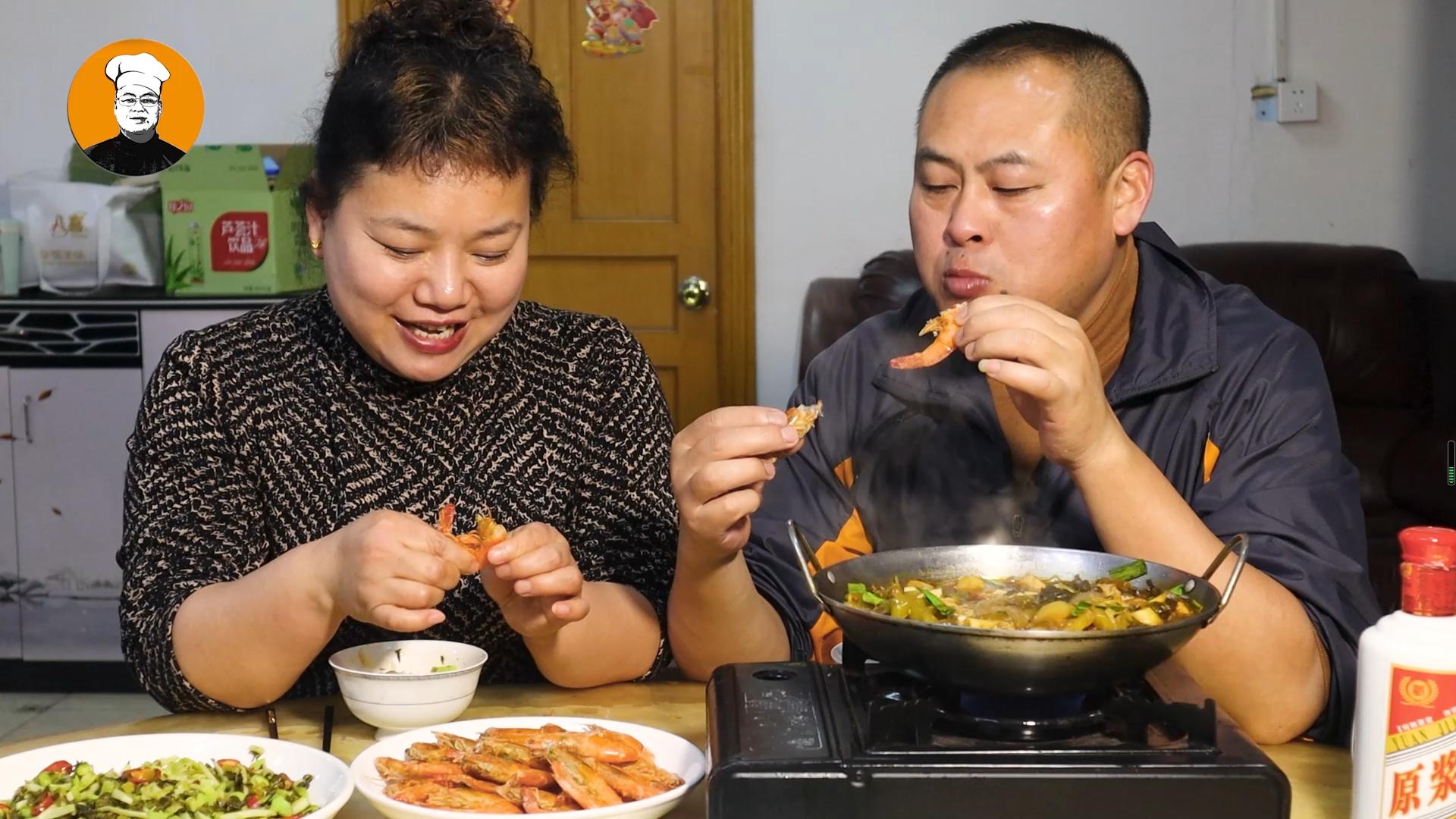 怎么在自热锅里做盐焗虾,冻大虾怎么做盐焗虾好吃