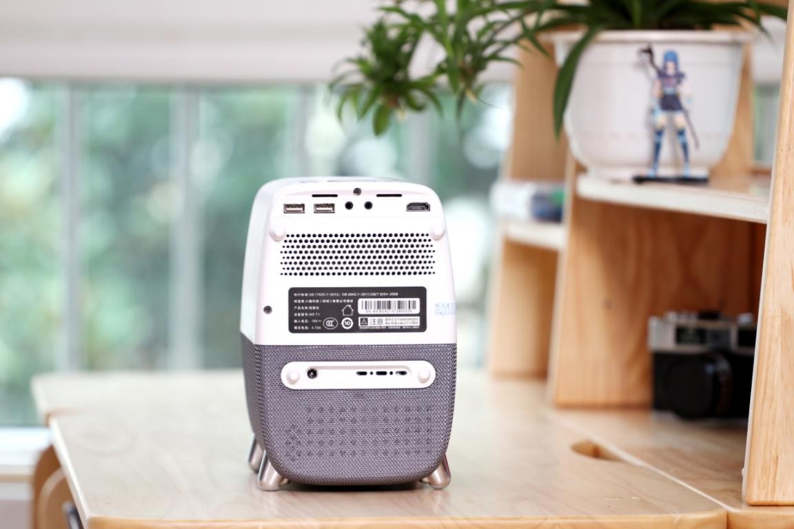 泰捷weboxt1投影仪对比极米,泰捷weboxt1投影仪和天猫魔屏对比