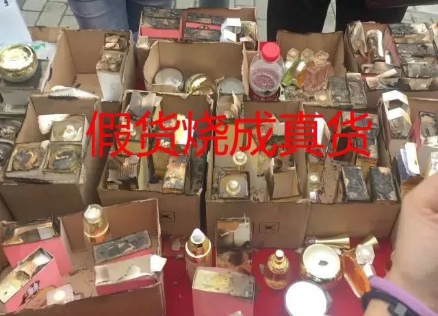 为了卖我一个假包，他们盖了一座影视基地……