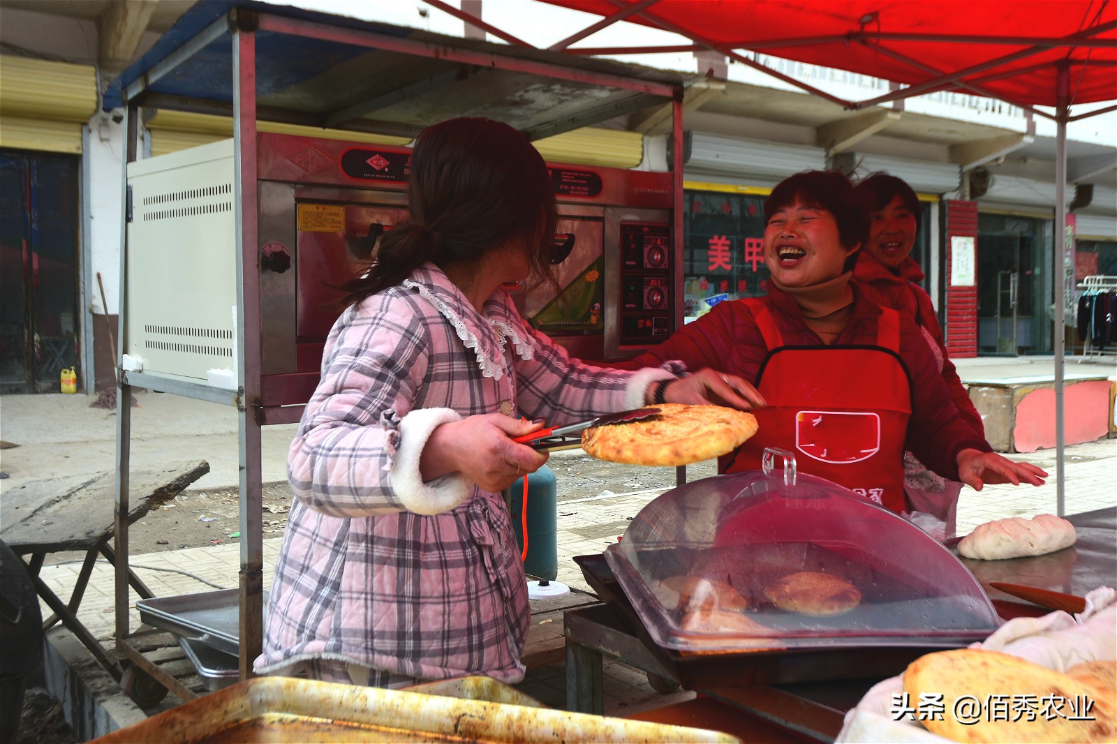 农村小生意人的生财之道，表面被人说“傻”，背地里赚大钱