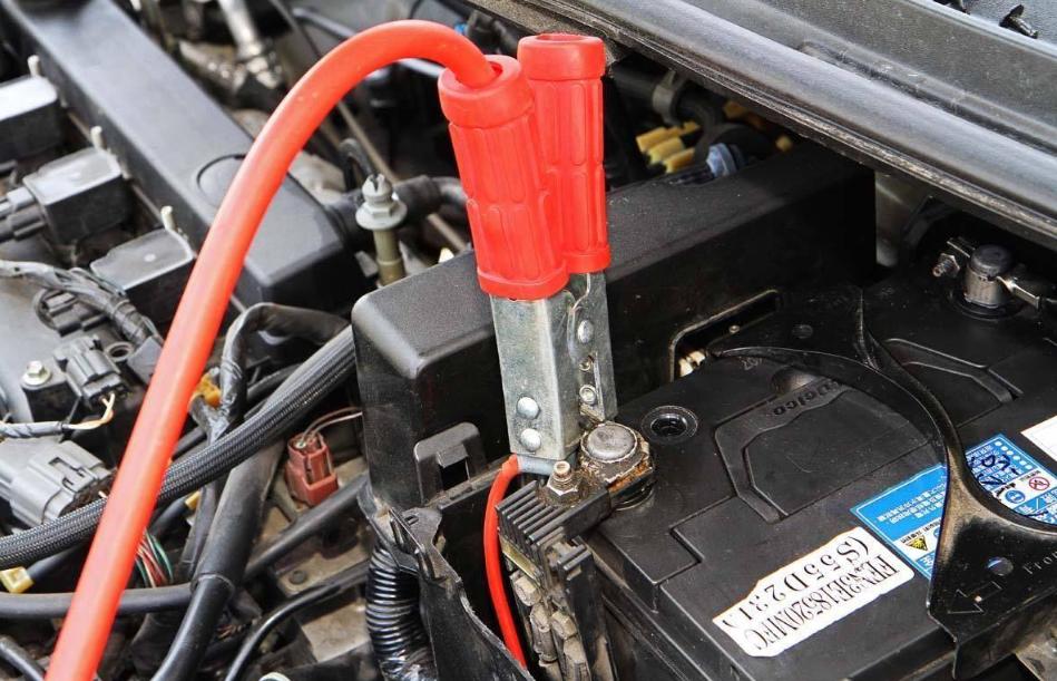 早上汽车打不着火的原因是什么,汽车打不着火最常见的原因有哪些