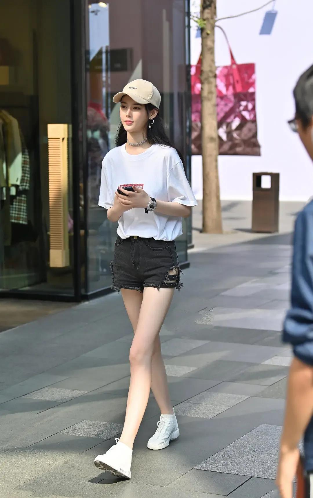 街拍美图时尚气质的小姐姐们,街拍搭配气质漂亮的小姐姐