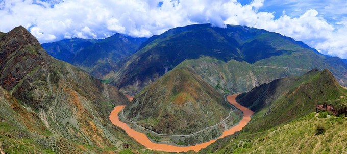 云南出发稻城亚丁两日游攻略,从云南去稻城亚丁旅游最佳路线