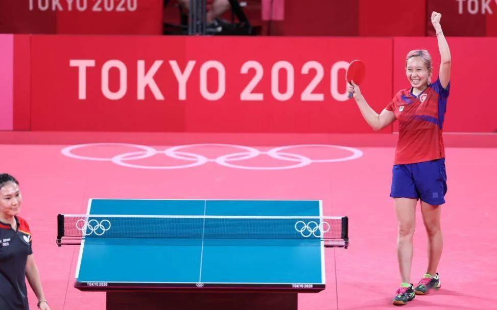 香港媒体庆祝乒乓球女团夺铜牌,中国香港队乒乓球女团铜牌时刻