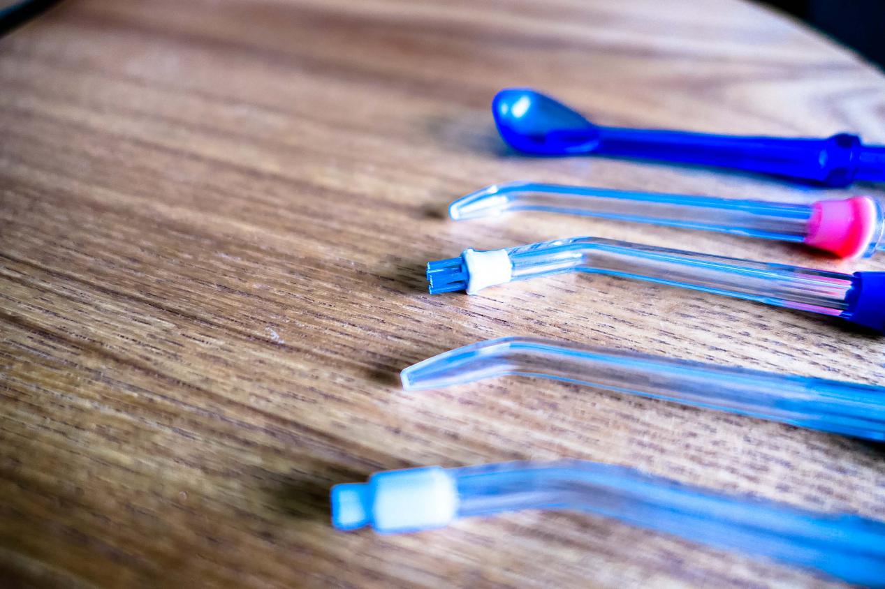 天天宅家胡吃海塞,水牙线比电动牙刷更靠谱!用过的都知道